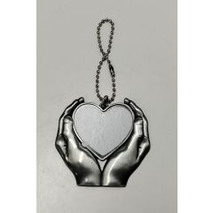 Sleutelhanger - Hart in twee handen - ca 6 x 6 cm